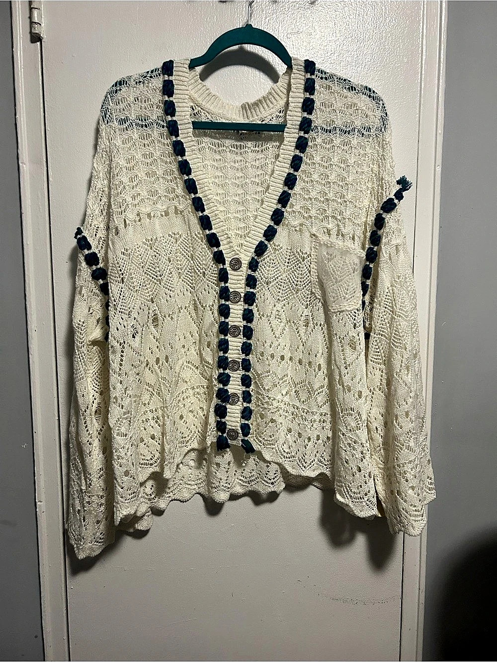 POL cream crochet knit Cardigan w/Blue & green thread detailing Size Large